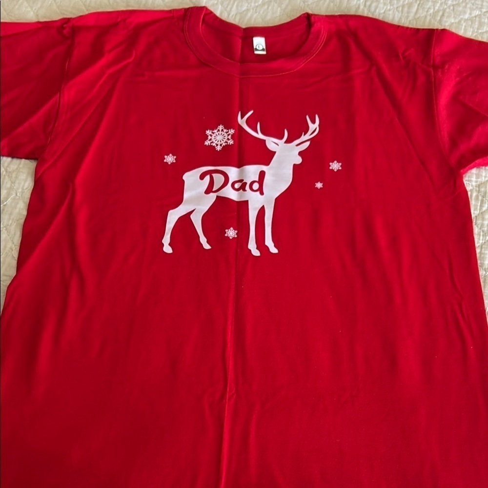 Red Mens T-Shirt with Reindeer Design and says 'dad' - LARGE - BRAND NEW